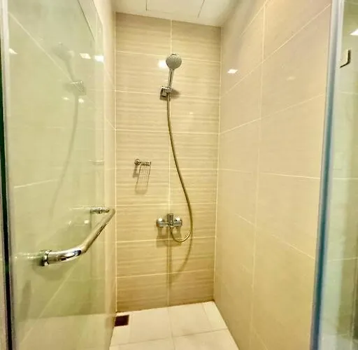 Cozi Uptown 1br Mitsukoshi Mall Bgc
