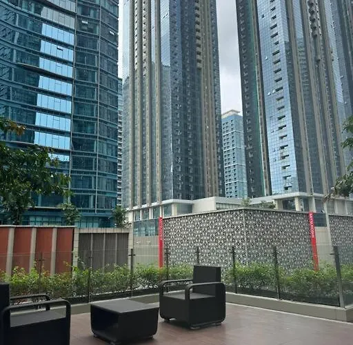Apartment Cozi Uptown 1br Mitsukoshi Mall Bgc Manila